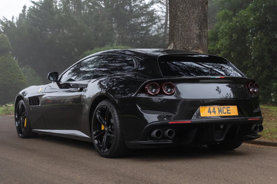 2017 Ferrari GTC4Lusso - Image 8 of 31