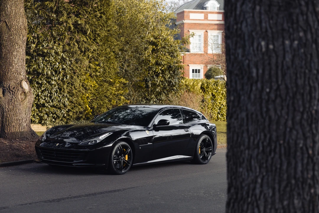 2017 Ferrari GTC4Lusso - Image 19 of 31