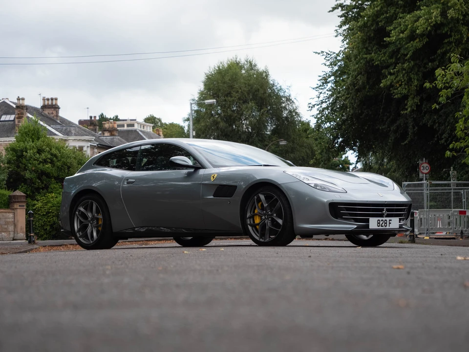 2017 Ferrari GTC4Lusso - Image 3 of 31