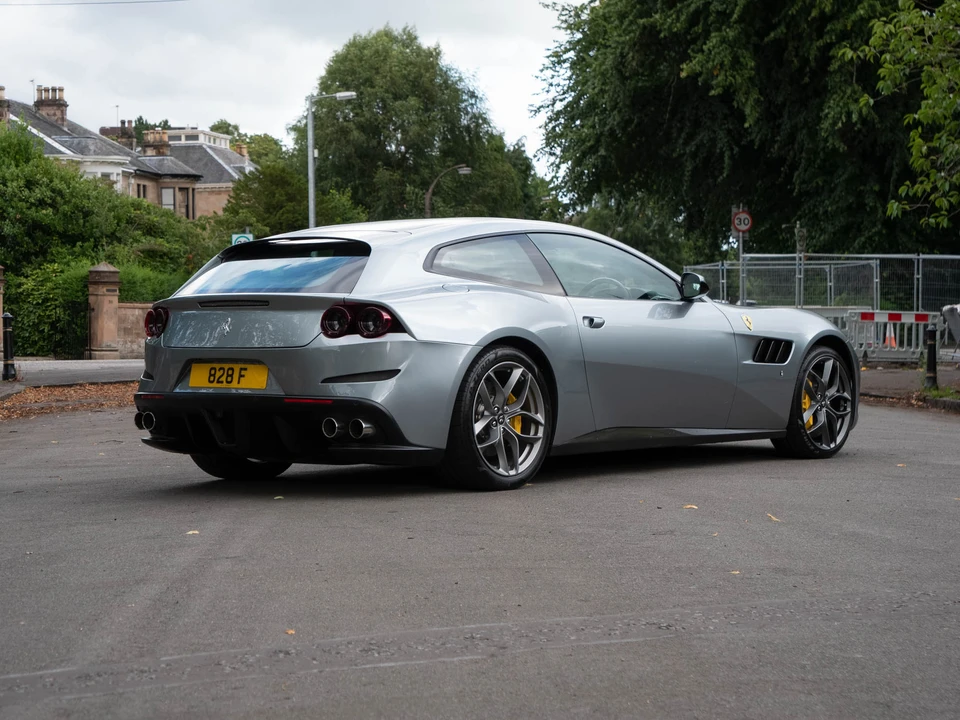 2017 Ferrari GTC4Lusso - Image 4 of 31