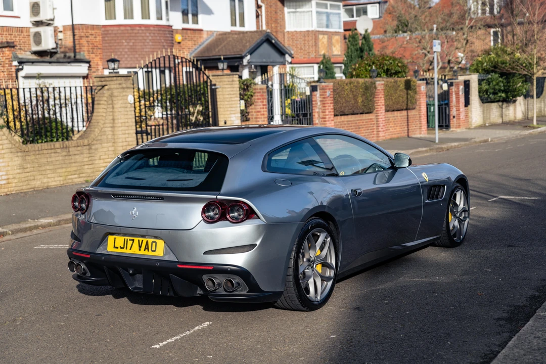 2017 Ferrari GTC4Lusso - Image 8 of 31