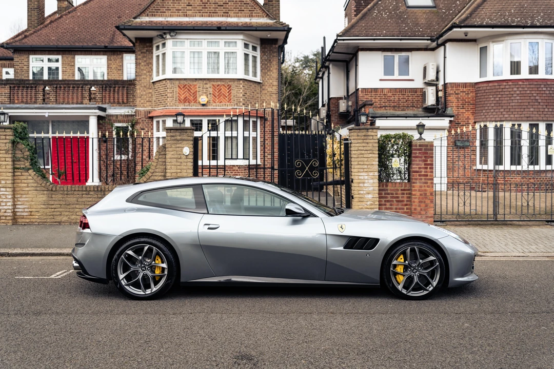 2017 Ferrari GTC4Lusso - Image 15 of 31
