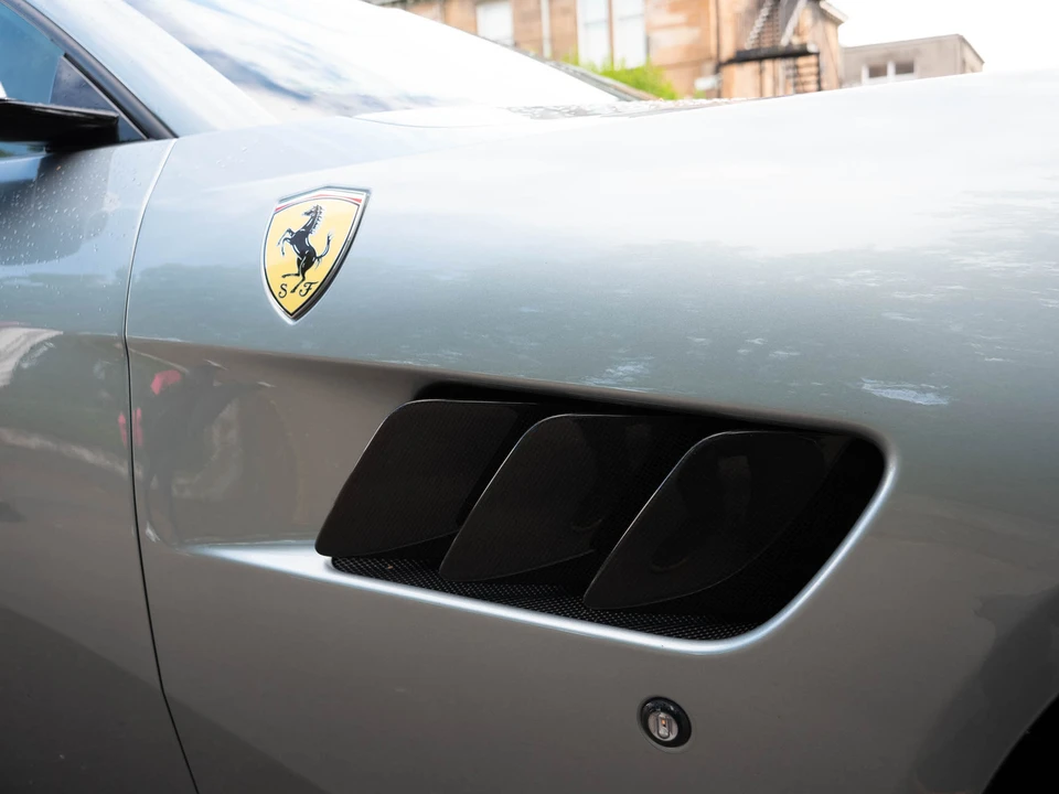 2017 Ferrari GTC4Lusso - Image 24 of 31