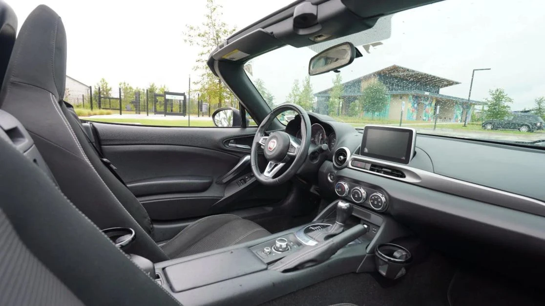 2017 Fiat 124 Spider - Image 14 of 21