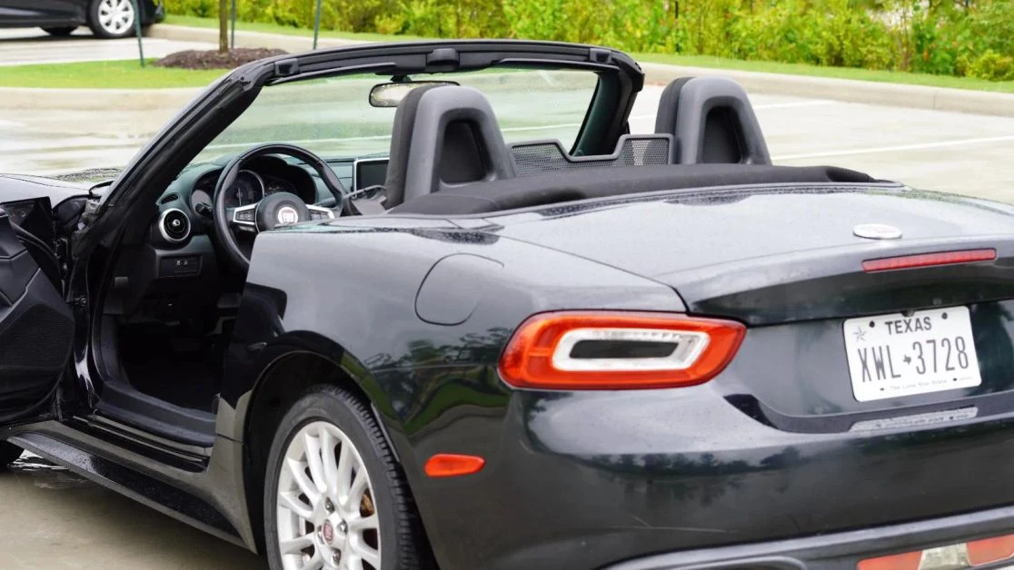 2017 Fiat 124 Spider - Image 4 of 21