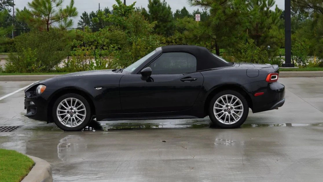 2017 Fiat 124 Spider - Image 8 of 21