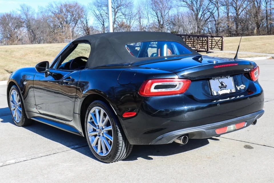 2017 Fiat 124 Spider - Image 15 of 20