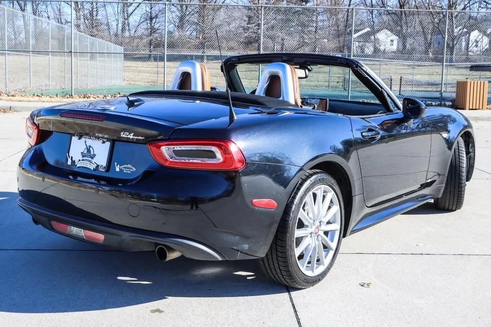 2017 Fiat 124 Spider - Image 16 of 20