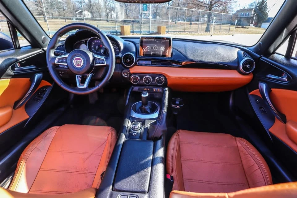 2017 Fiat 124 Spider - Image 2 of 20
