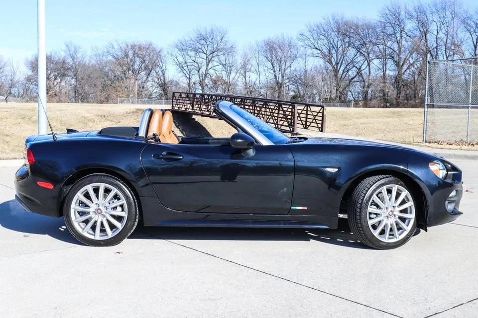 2017 Fiat 124 Spider - Image 5 of 20