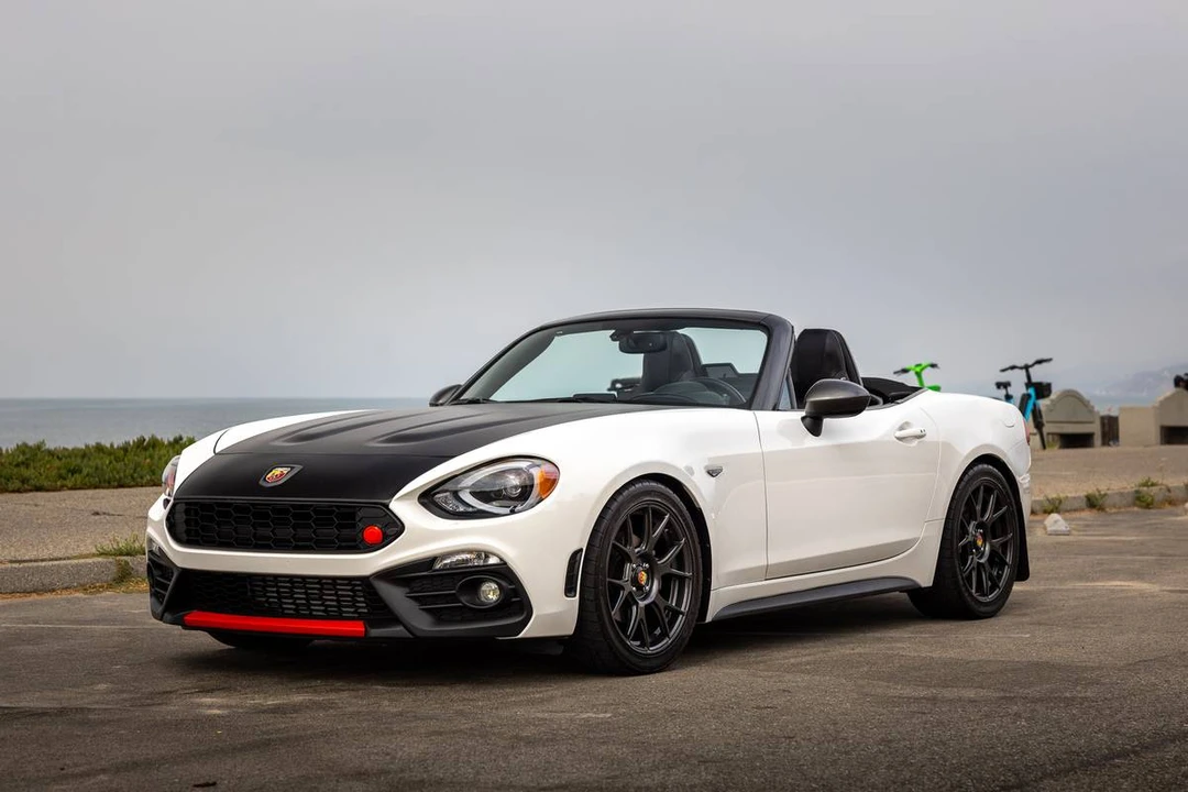 2017 Fiat 124 Spider - Image 2 of 24