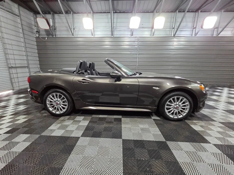 2017 Fiat 124 Spider - Image 9 of 12