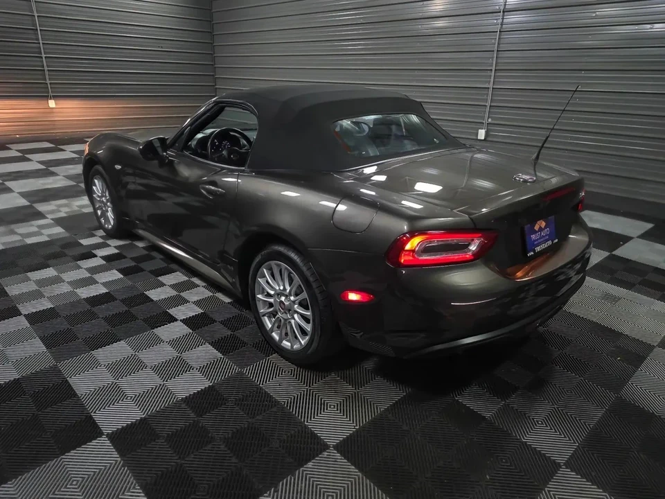 2017 Fiat 124 Spider - Image 11 of 12