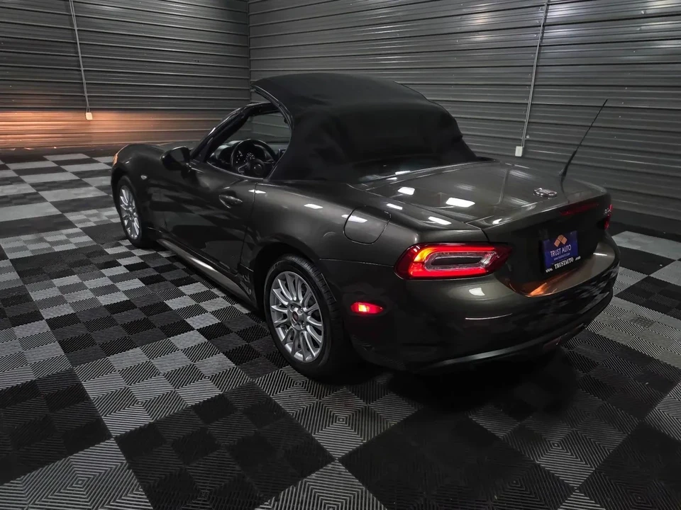 2017 Fiat 124 Spider - Image 10 of 12