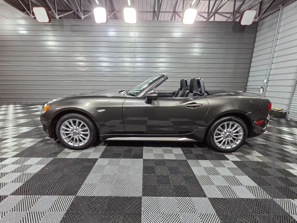 2017 Fiat 124 Spider - Image 8 of 12