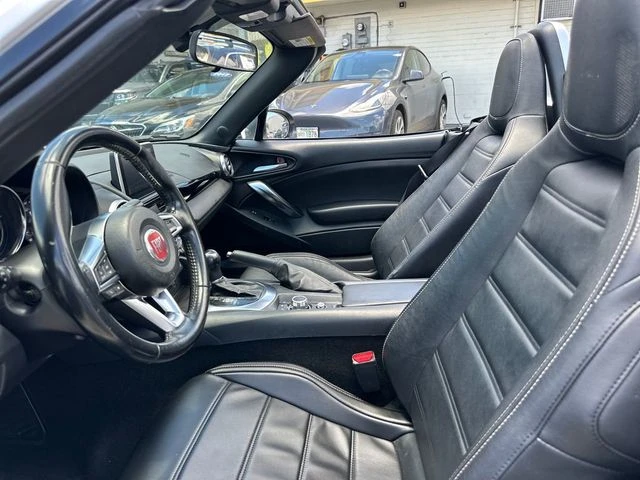 2017 Fiat 124 Spider - Image 9 of 19