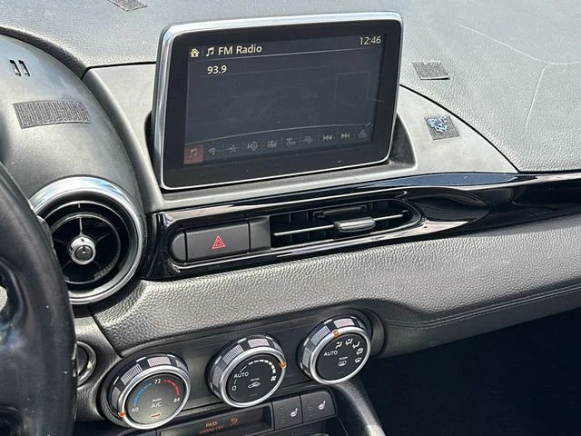 2017 Fiat 124 Spider - Image 11 of 19