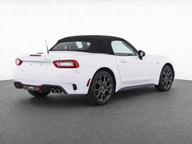 2017 Fiat 124 Spider - Image 8 of 17