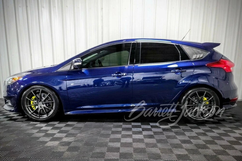 2017 Ford Focus ST 3rd Gen - Image 5 of 9