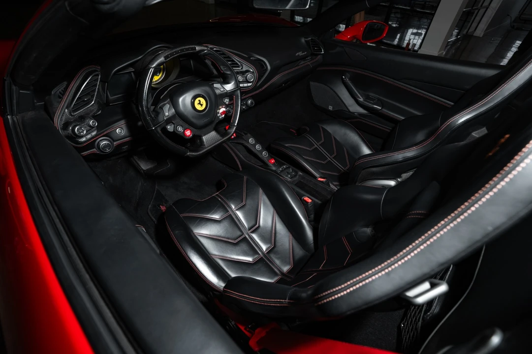 2017 Ferrari 488 Spider - Image 26 of 31
