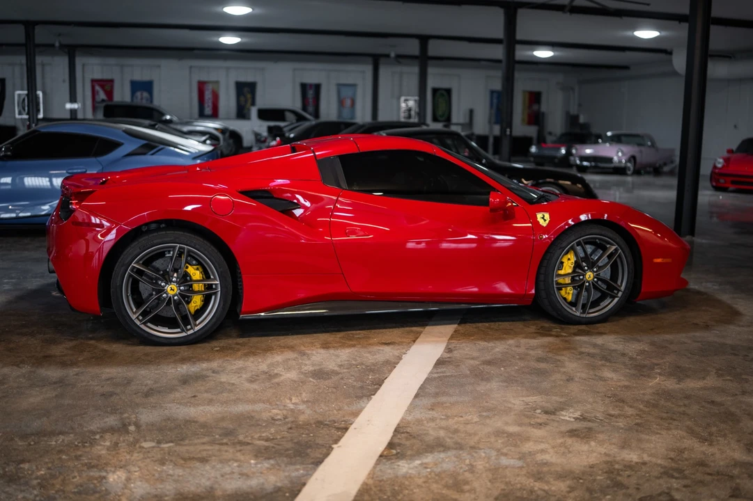 2017 Ferrari 488 Spider - Image 4 of 31