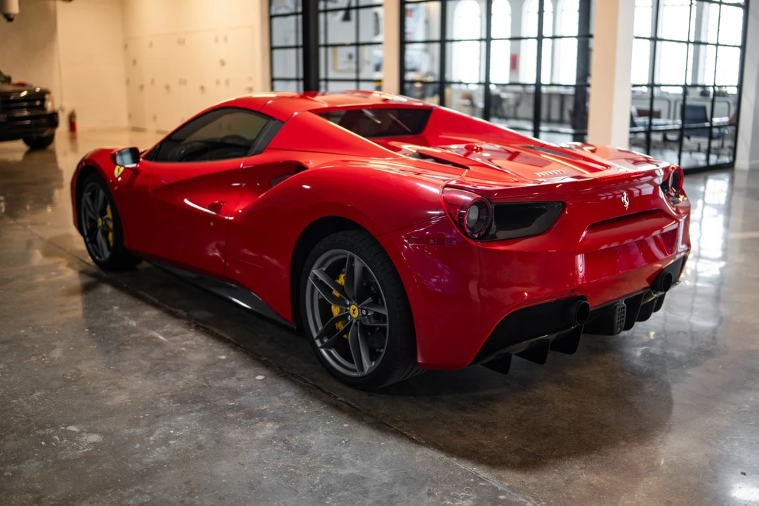 2017 Ferrari 488 Spider - Image 7 of 31