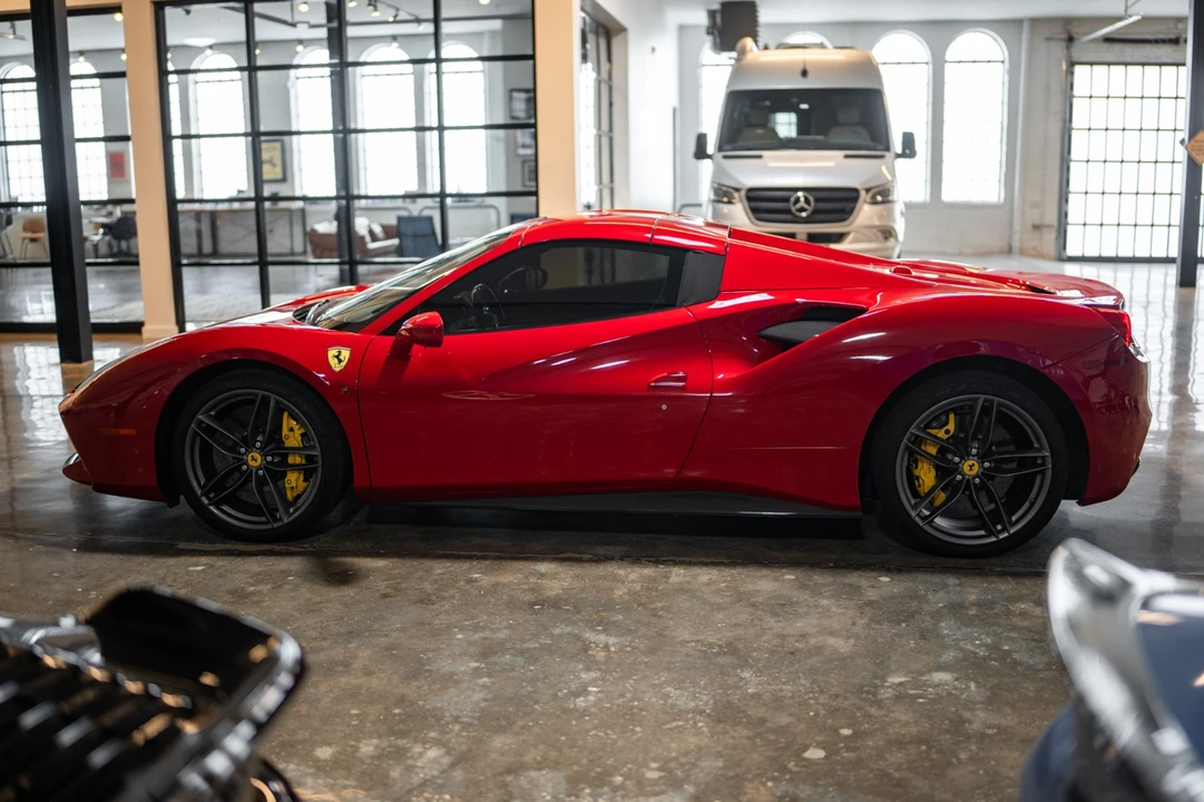 2017 Ferrari 488 Spider - Image 8 of 31