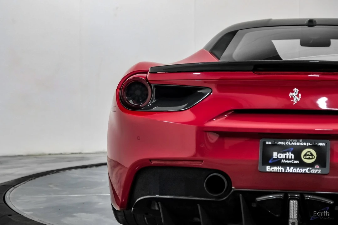 2017 Ferrari 488 GTB - Image 16 of 31