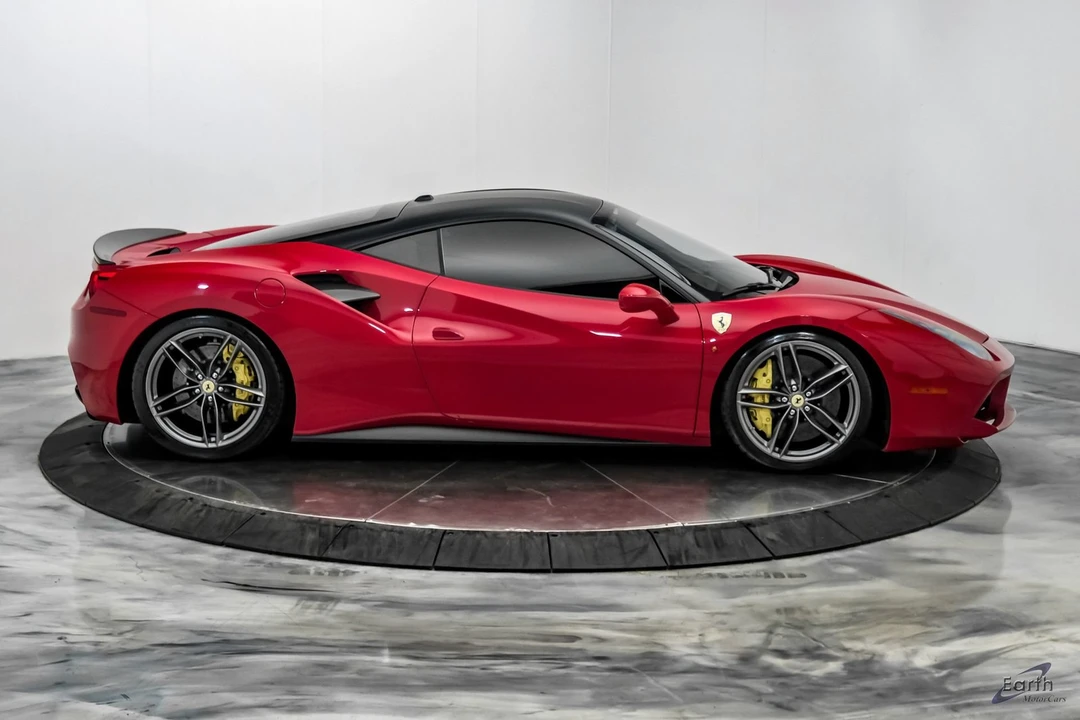 2017 Ferrari 488 GTB - Image 26 of 31