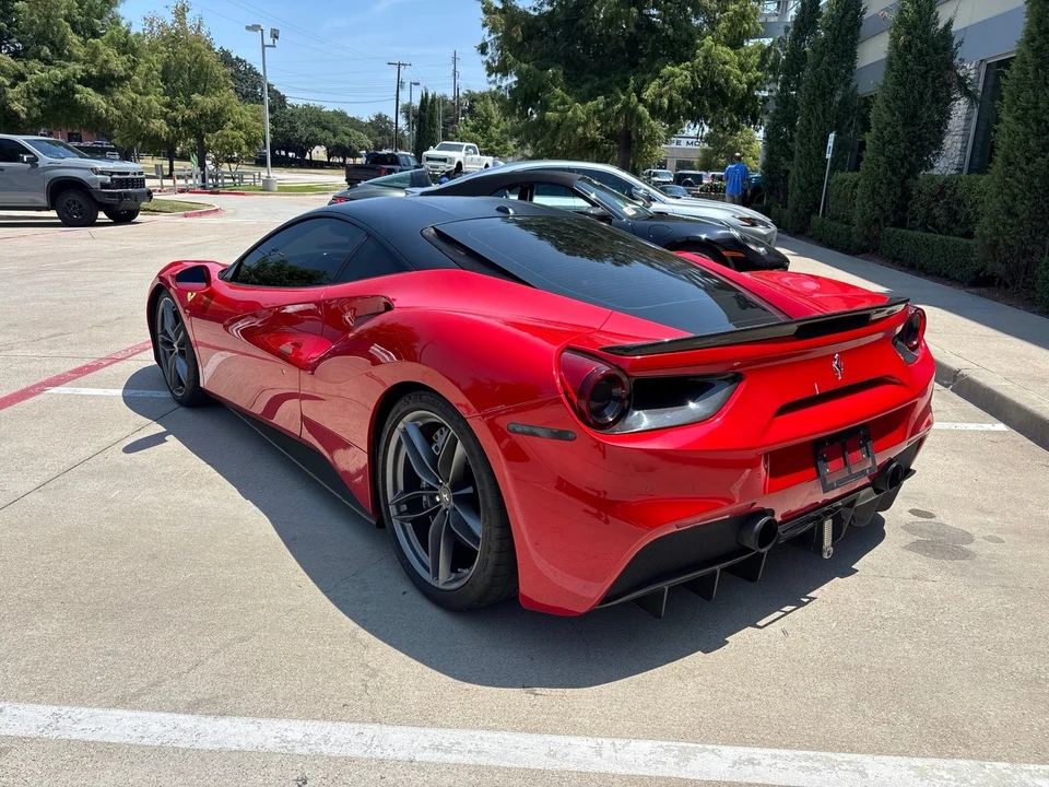 2017 Ferrari 488 GTB - Image 7 of 9