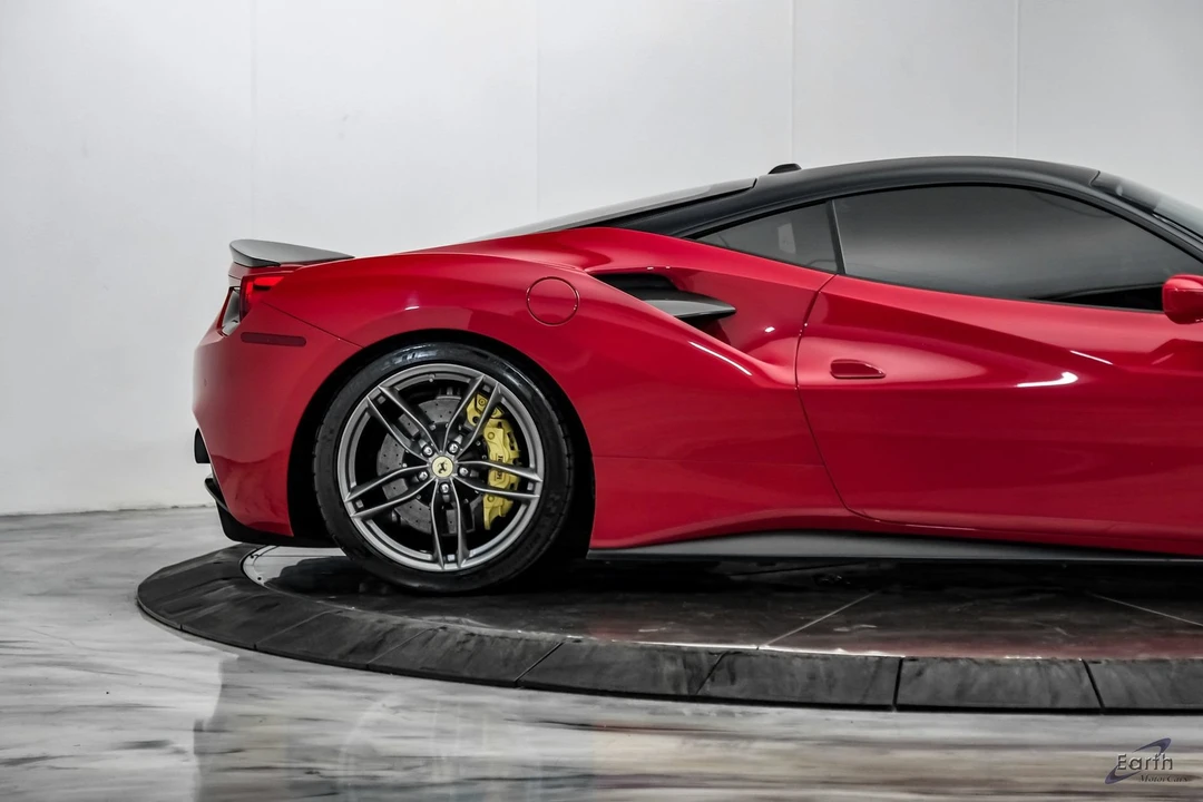 2017 Ferrari 488 GTB - Image 27 of 31