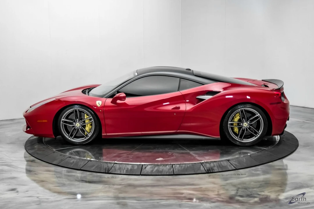 2017 Ferrari 488 GTB - Image 9 of 31