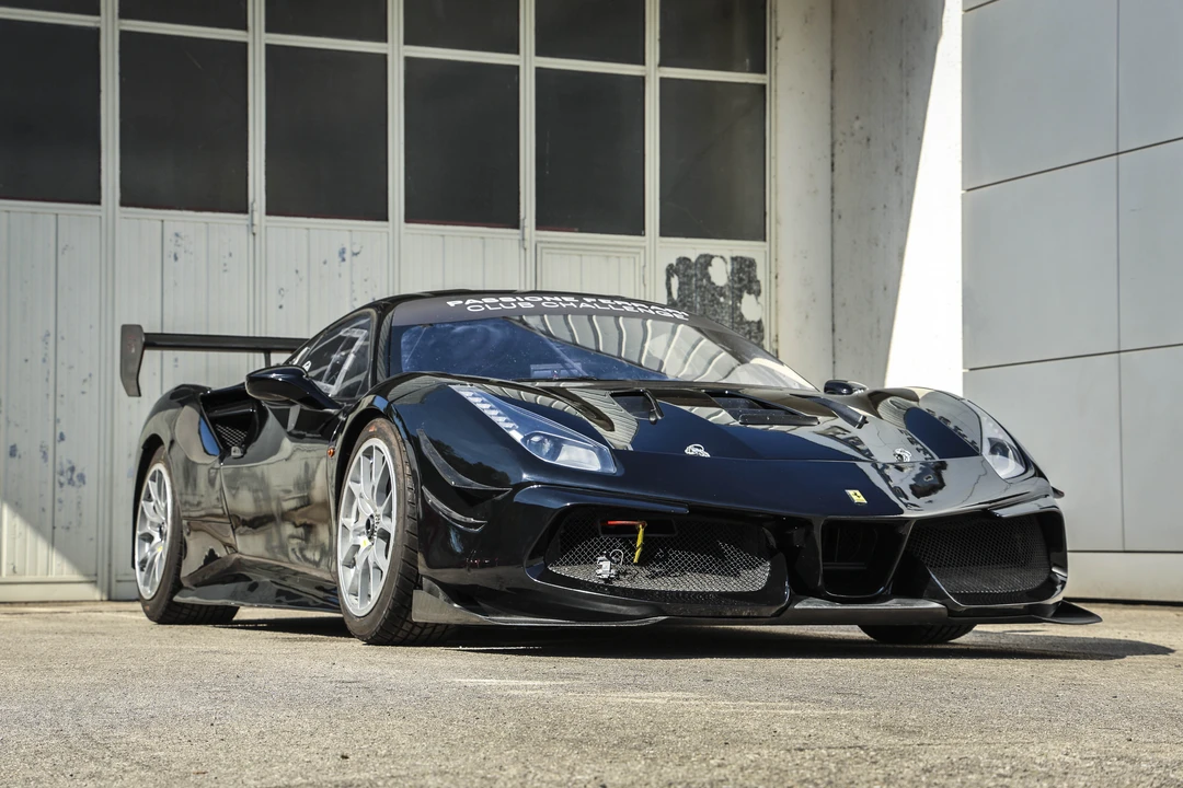 2017 Ferrari 488 - Image 17 of 31