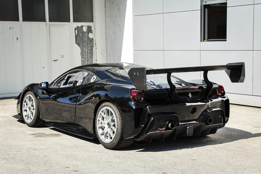 2017 Ferrari 488 - Image 5 of 31
