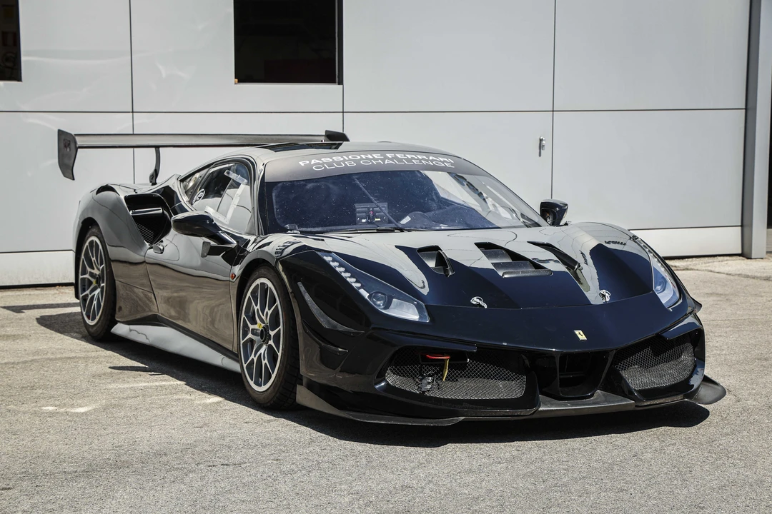 2017 Ferrari 488 - Image 10 of 31