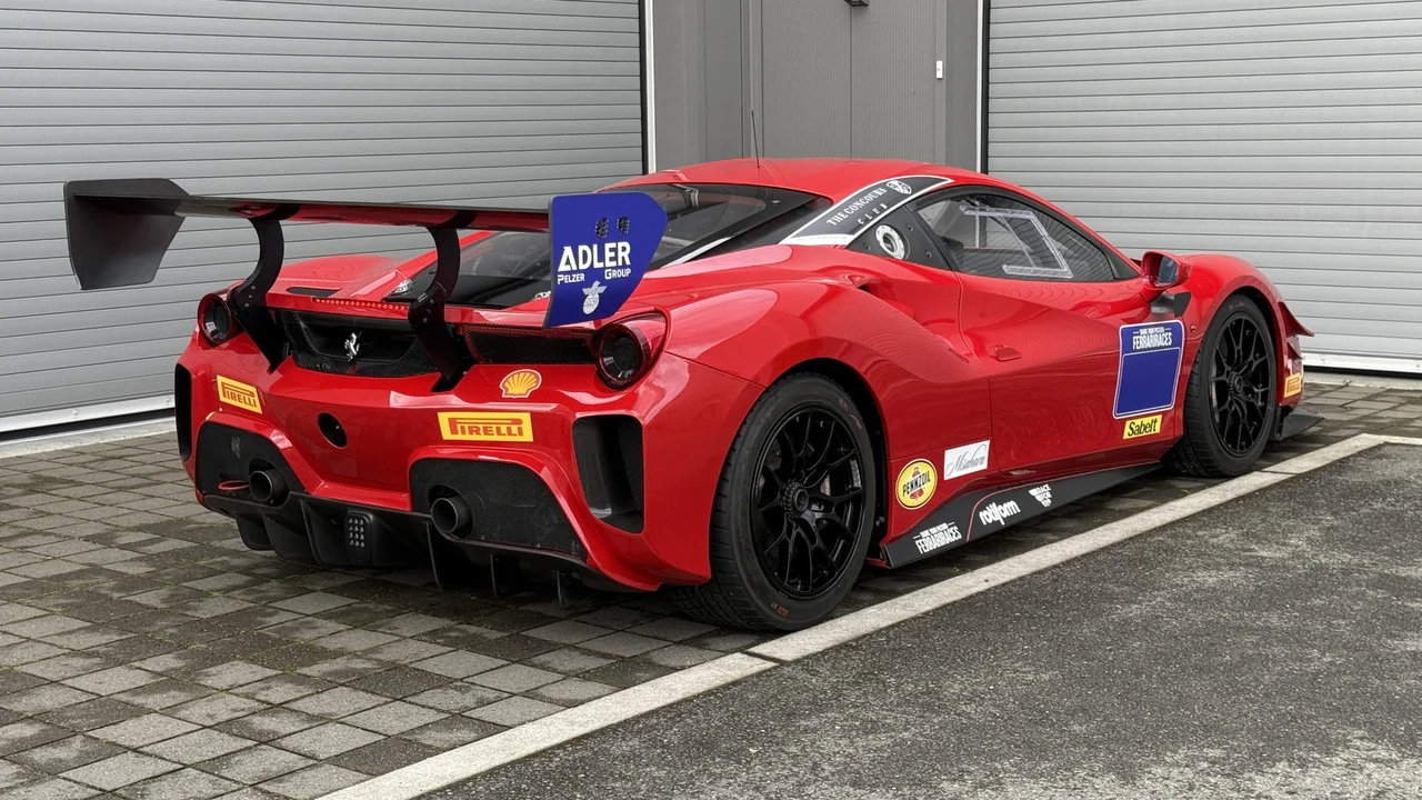 2017 Ferrari 488 GTB - Image 30 of 31