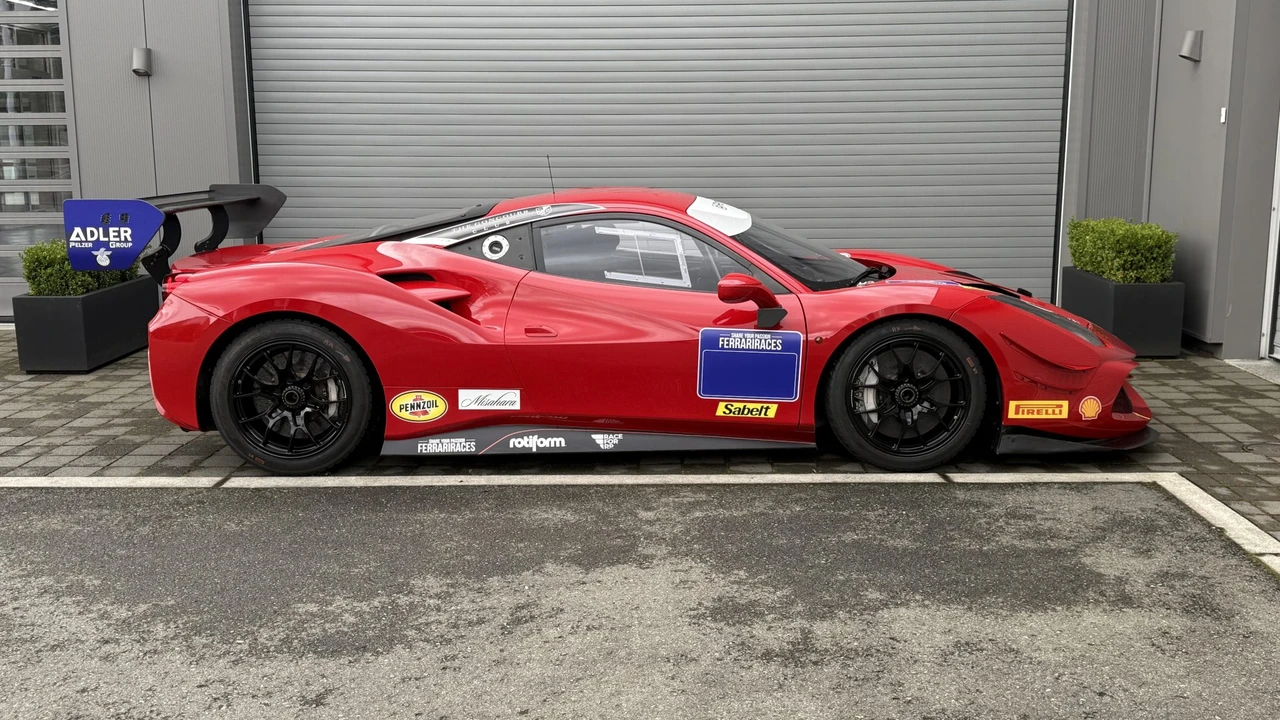 2017 Ferrari 488 GTB - Image 29 of 31
