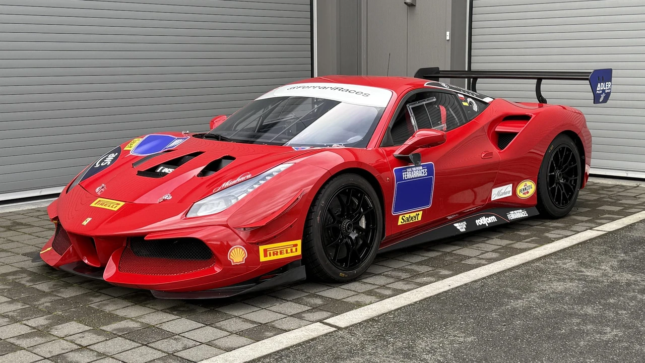 2017 Ferrari 488 GTB - Image 26 of 31