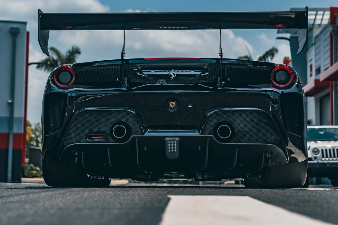 2017 Ferrari 488 - Image 14 of 31