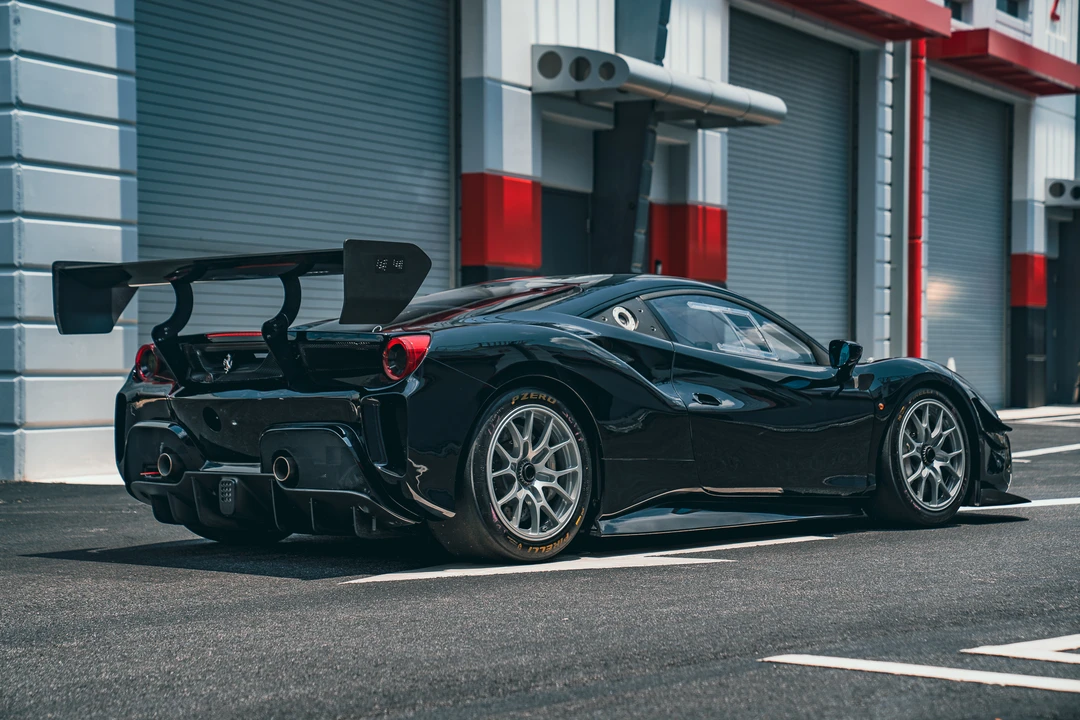 2017 Ferrari 488 - Image 17 of 31