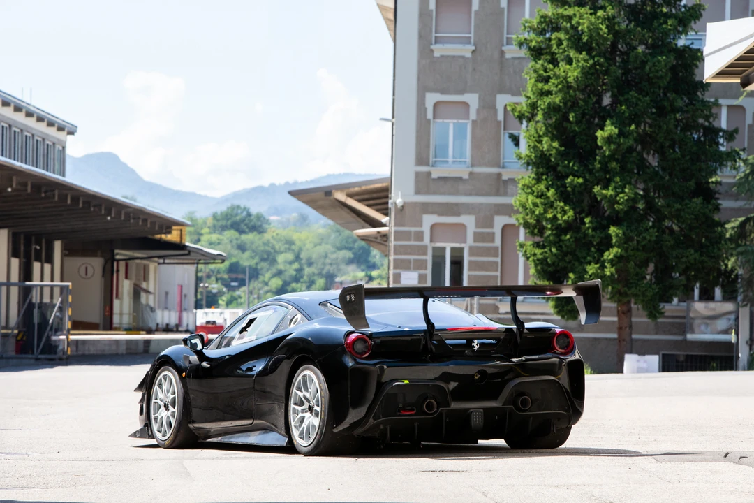 2017 Ferrari 488 - Image 7 of 31