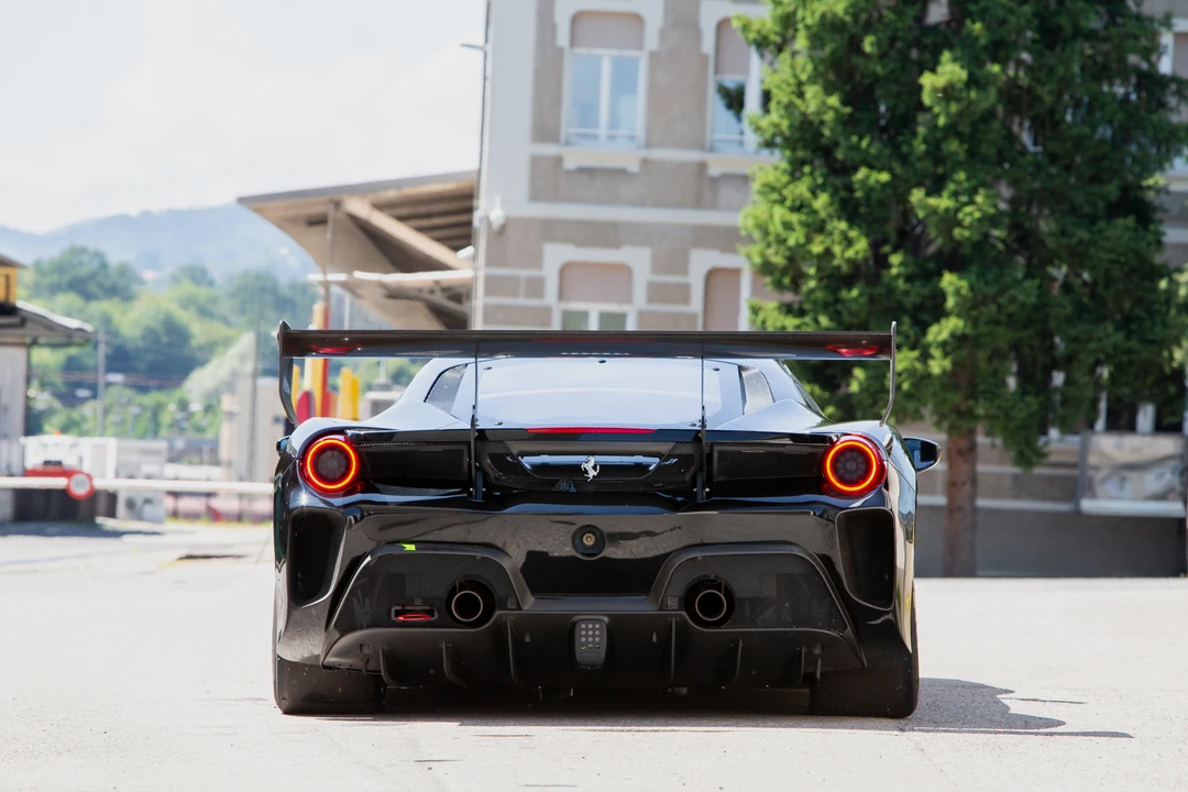 2017 Ferrari 488 - Image 6 of 31