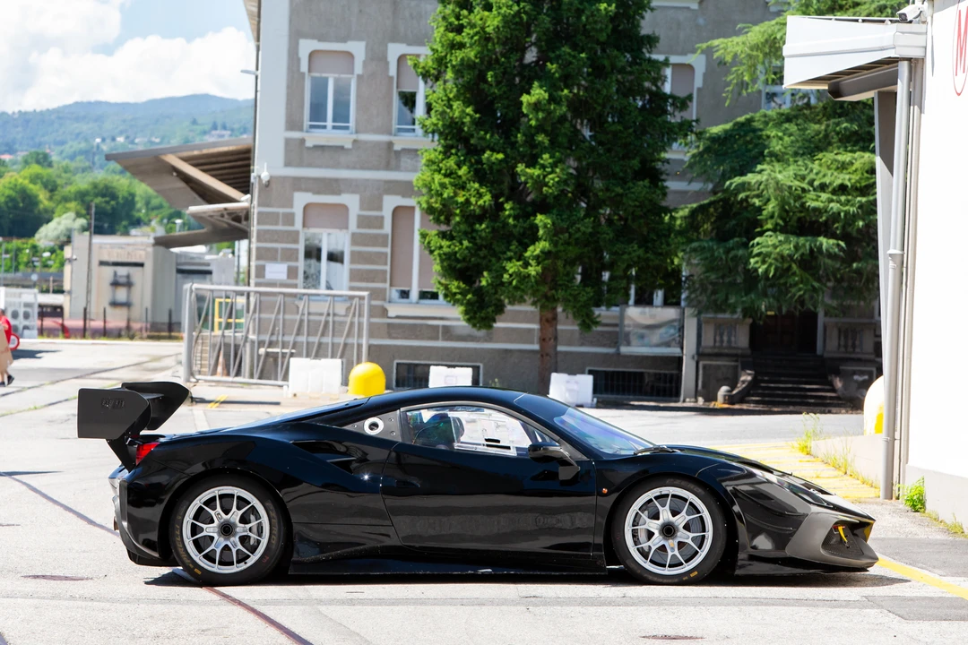 2017 Ferrari 488 - Image 4 of 31