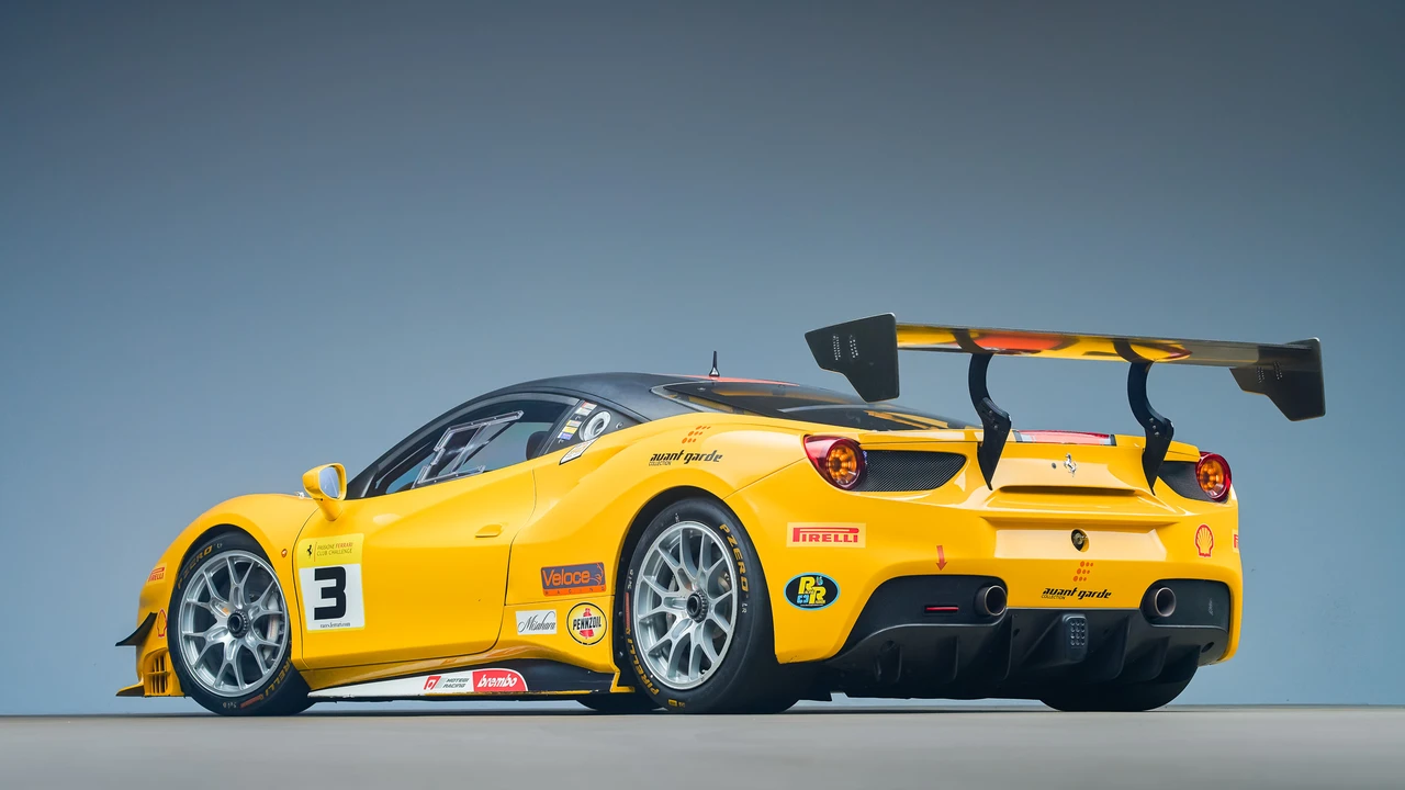 2017 Ferrari 488 GTB - Image 24 of 31