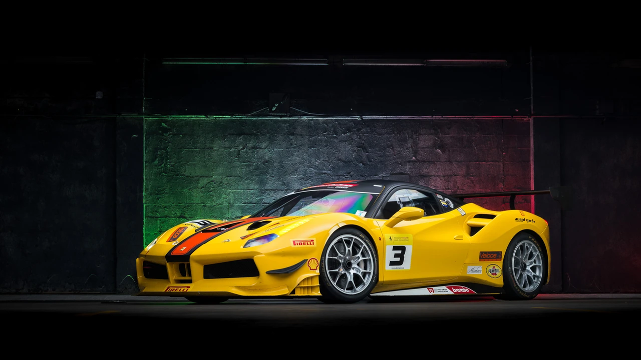 2017 Ferrari 488 GTB - Image 4 of 31
