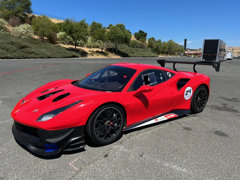2017 Ferrari 488 - Image 3 of 31