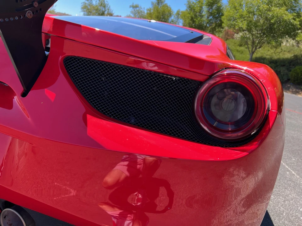 2017 Ferrari 488 - Image 19 of 31