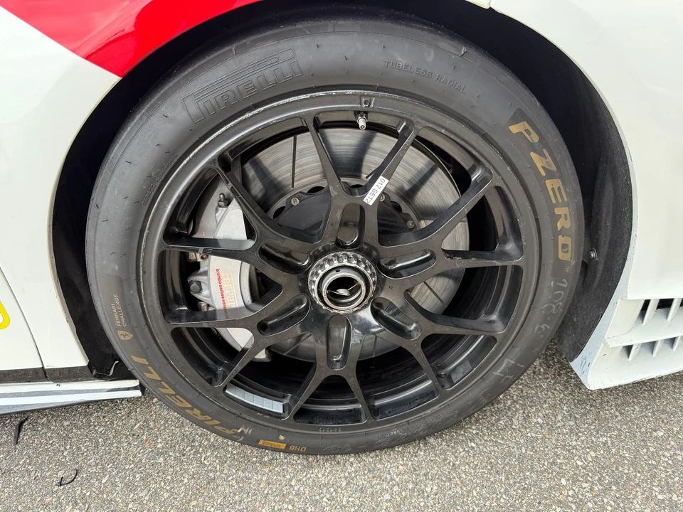 2017 Ferrari 488 - Image 25 of 31