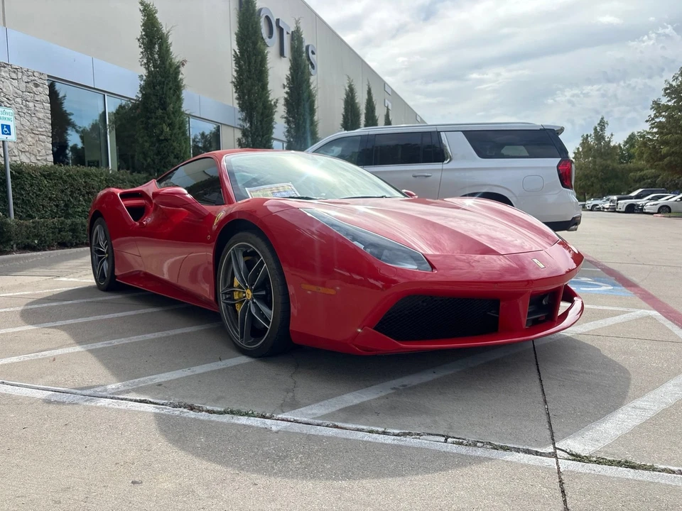 2017 Ferrari 488 GTB - Image 3 of 8