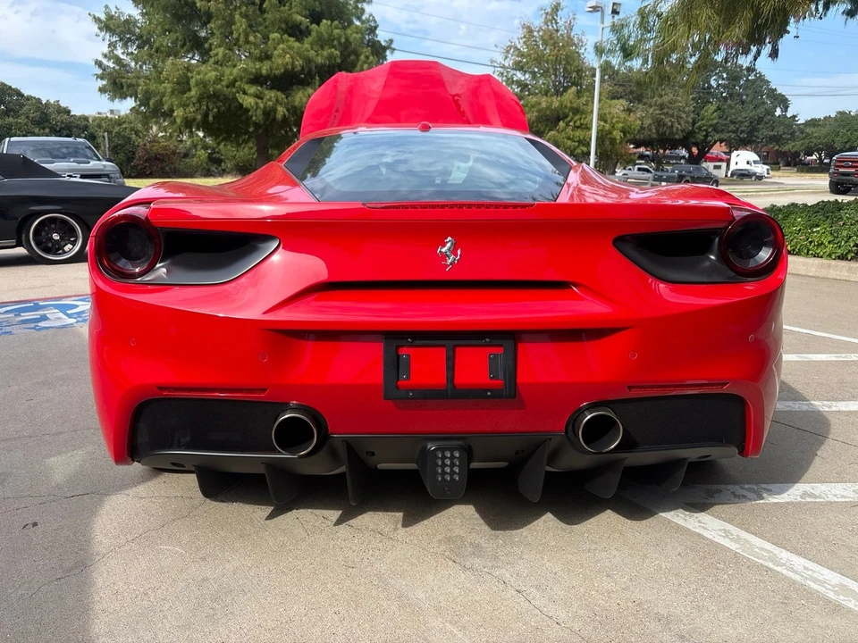 2017 Ferrari 488 GTB - Image 7 of 8